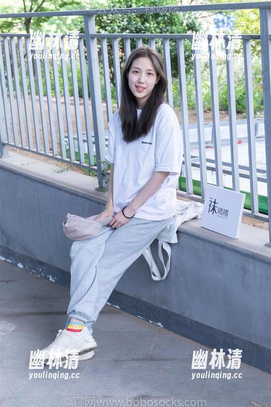 BoBoSocks袜啵啵 - 图片里的薄灰丝,一瞥就让人想下载的芝士花絮! BoBoSocks袜啵啵 - 图片里的薄灰丝,一瞥就让人想下载的芝士花絮!