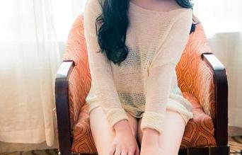 GIRLT果团网 – 蜜桃Q妹儿的办公室实录，免费下载你的好奇心！