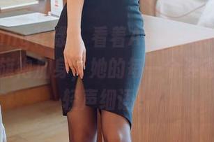 HuaYang花漾 – 看着Angela小热巴的图包，旗袍加身，她的每一个姿态都像在轻声细语。