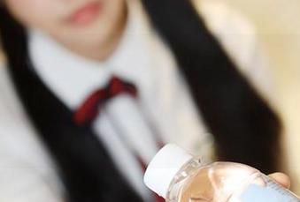 MyGirl美媛馆 – 泳装写真流行风，Cris_卓娅祺私拍，水面下的心理活动咱们就不探讨了！