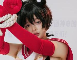 图片来啦，NinJa阿寨寨和她那副神奇的眼镜，光是看着就想分享给朋友们！