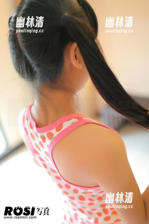 ROSI自拍:无圣光下的真实,图包就像盒子里的惊喜 ROSI自拍:无圣光下的真实,图包就像盒子里的惊喜