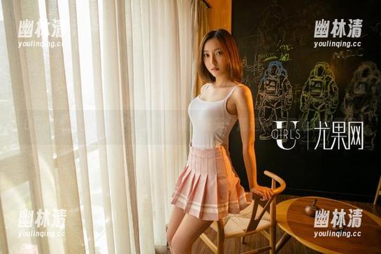 UGirls尤果网 - 这才是周妍希的夏天：精选长裙和随意的微风