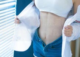UGirls尤果网 – 网盘深处藏着王瑞儿的修女写真，翻到那一页我差点惊呆