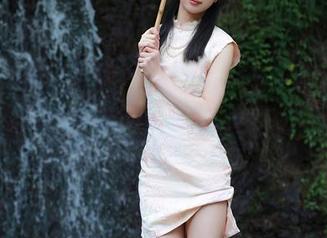 Xiuren秀人网 – Suki_baby在泳衣定制上的作品，哦，有点大胆，但又不失优雅？