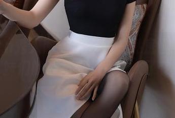 Xiuren秀人网 – 卡卡酱的私房图集：学妹们的姿态未免太迷人了！