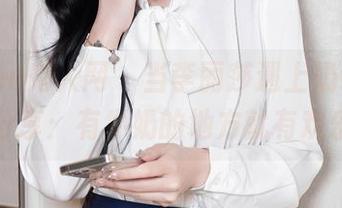 Xiuren秀人网 – 当李丽莎遇上奶牛，图包分享：有牛奶的地方就有欢乐！