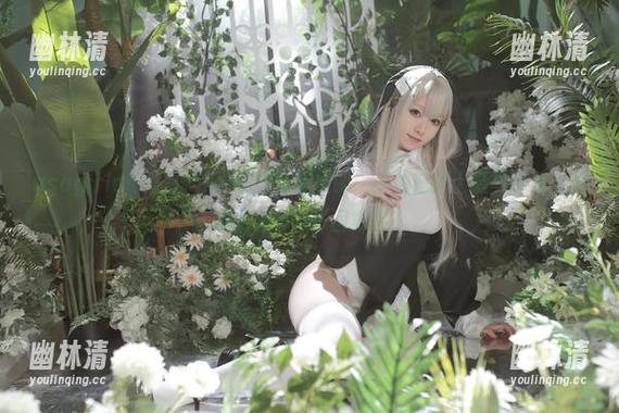 asagiriai(爱ちゃん)的华丽带货课：英仙座护士服写真集，难道我也该当一回模特？