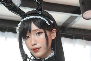 兔女仆与虚拟现实，eliza喵喵在每张写真上都自带滤镜