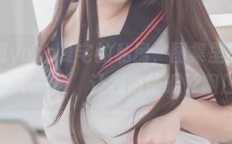 偷偷翻yoko夏宅的私房，图集里的白丝果然不一般，让我悄悄咽了咽口水
