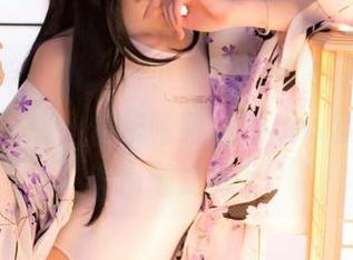 大刀阔斧？不，一小央泽带来的是水手服的清新气息，快来瞅瞅这组cos套图，脑洞也随之开！