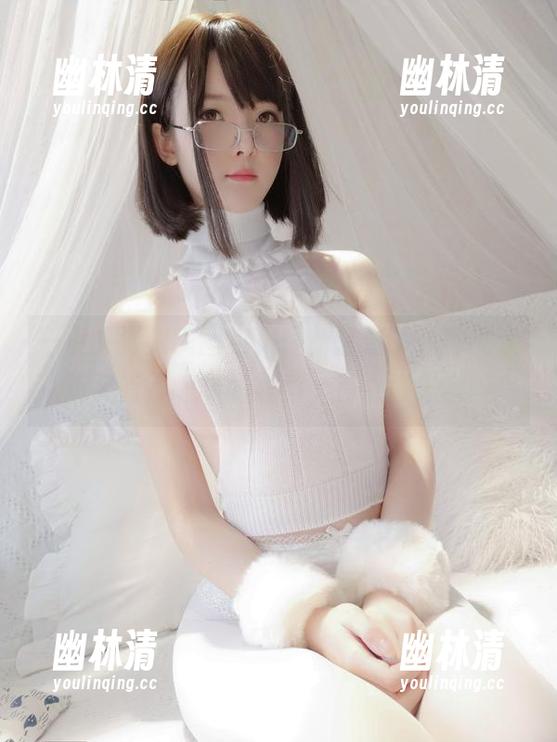 一小央泽眼镜图包，最新打造了一种既亲近又有点暧昧的视角，有点意思哦。