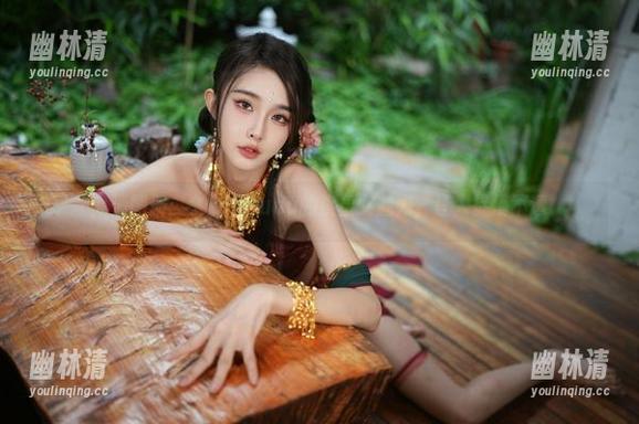 高清图册:余多多Dudu的紫皇女魅力,让人捉摸不透 高清图册:余多多Dudu的紫皇女魅力,让人捉摸不透