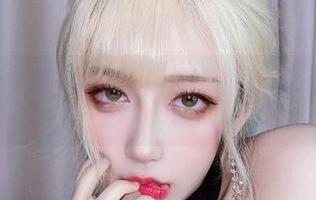 啾小妍Deer的教室乱入记——精选好玩的cos，总有穿越的气息。