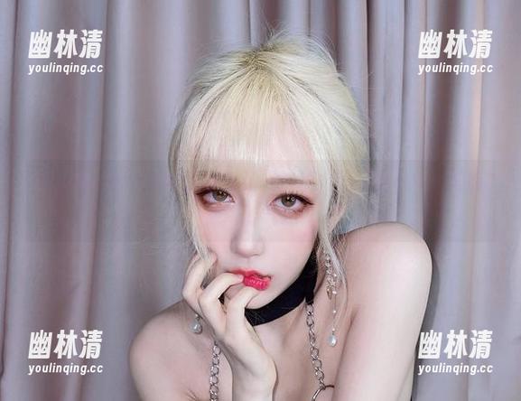 啾小妍Deer的教室乱入记——精选好玩的cos,总有穿越的气息。 啾小妍Deer的教室乱入记——精选好玩的cos,总有穿越的气息。