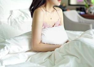 嗲囡囡 – 史雯Swan，在线展现她的美脚，高清镜头请做好准备！