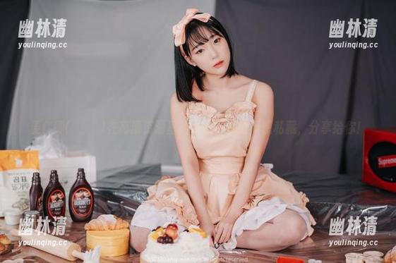 姜仁卿(강인경)在高清资源里的礼服，真心不想私藏，分享给你！