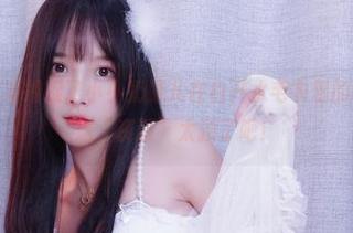 有木有，高清捕捉了小小奶瓶儿在白开水毛衣里的慵懒气息，这“资源”太顶了吧！