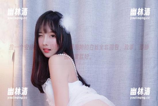 投一个安静的小小奶瓶儿，拥抱她的白丝全套图包，没事，静静的欣赏就好。