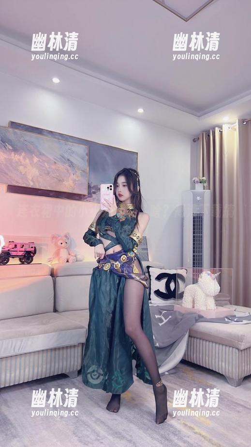 连衣裙中的小小奶瓶儿，啥？高清下载搞定，走起！