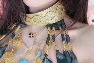 小小奶瓶儿携丝带女友高清写真集，似乎每一缠绵都有话要说
