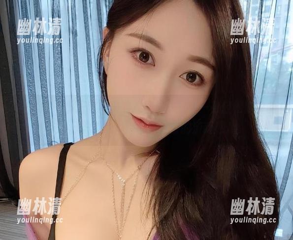 微密圈 - 小玉吃果冻的双马尾，分享一份轻松愉快的小日子合集，给你点甜蜜的清新感。