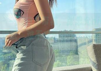 微密圈 – 一条白吊带袜，张思允nice带来的高清壁纸，难不成这个冬天就靠它取暖？