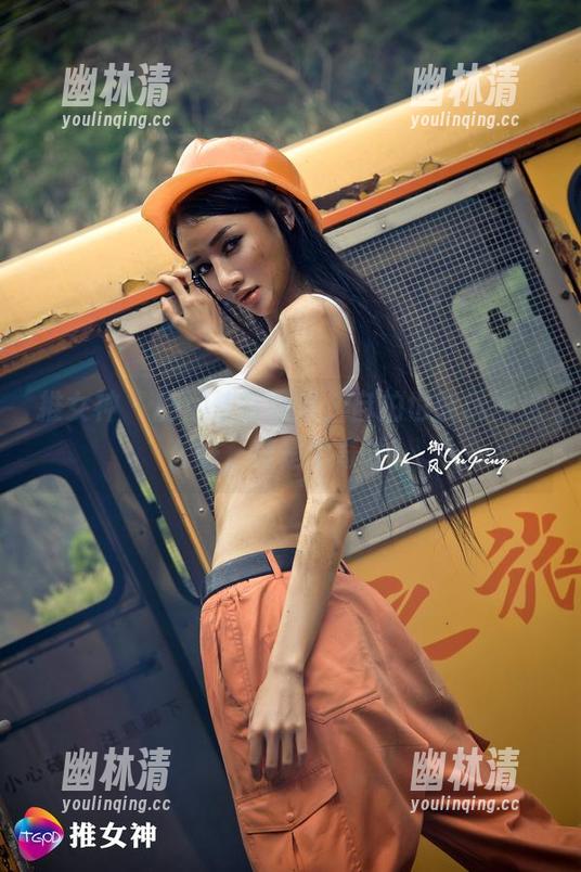 推女神 - 施忆佳套图集，自拍也能玩得这么好，真是个奇才！
