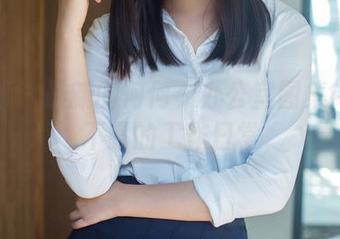 推女郎 – 最新的何何夕办公室图集：深藏不露的工作日常
