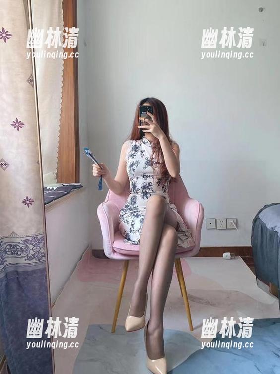 微密圈 - 提袜少女的天台逗趣写真精选,保证你的表情包又多了一款! 微密圈 - 提袜少女的天台逗趣写真精选,保证你的表情包又多了一款!