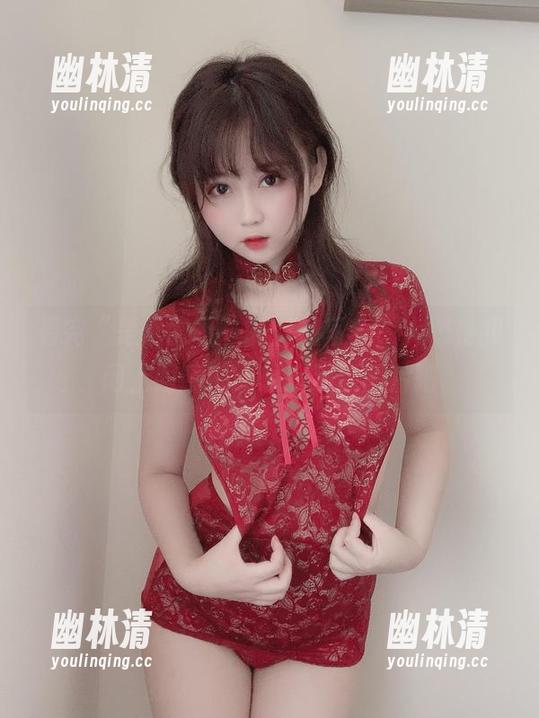 看完“是依酱呀”的空姐写真，大概是我闭上眼睛都能想起那张图片吧