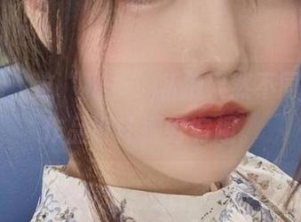 洛可ss，这“秘书”私拍果然不同凡响，作品设计得好有趣。