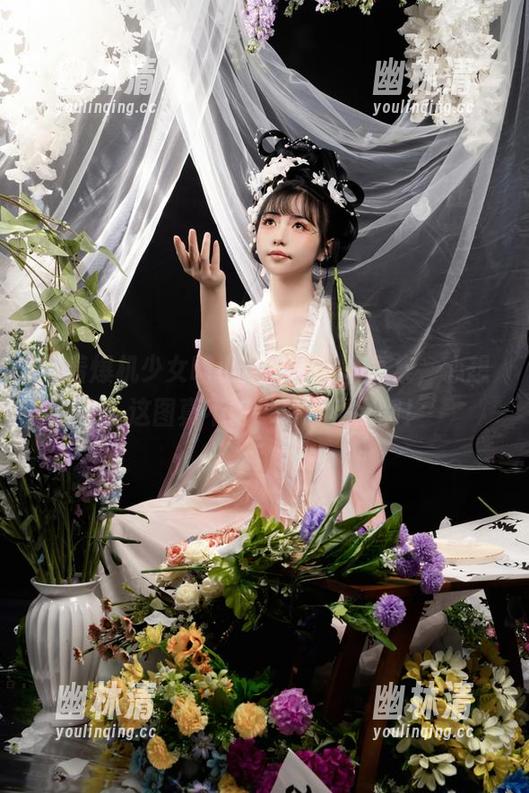 盯着爆机少女喵小吉的夏日写真集,心想:这图真不错,资源难得啊! 盯着爆机少女喵小吉的夏日写真集,心想:这图真不错,资源难得啊!