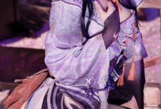 白莉爱吃巧克力的古风汉服照片合集，第一眼看到我就停下来了，哈哈。