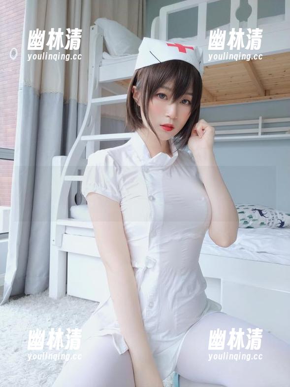 黑精灵在我面前，白银81的作品让我目不转睛。