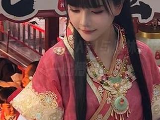 户外写真合集：秋山AkI与丛林对话，结果一脸懵逼！