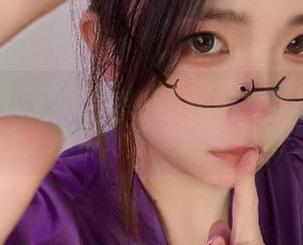 图包满满，纯爱neko短裙带来的冲击力，让人不停地想要再瞧一眼…