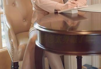 花漾show – 我家娜露Selena的短裤原图，福利这样也太养眼了吧！