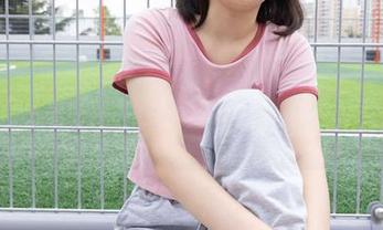 袜啵啵 – 熊熊白色棉袜的时间旅行：原图记录了“踩脏”全过程！