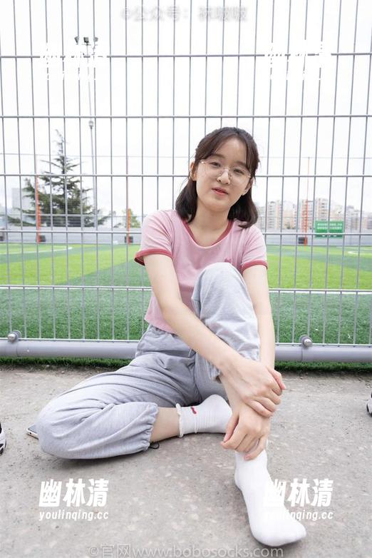 袜啵啵 - 熊熊白色棉袜的时间旅行:原图记录了“踩脏”全过程! 袜啵啵 - 熊熊白色棉袜的时间旅行:原图记录了“踩脏”全过程!