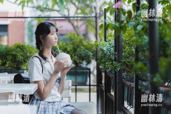 迷离西呱呀呀呀的美图,女孩就像在诉说什么,听到了吗? 迷离西呱呀呀呀的美图,女孩就像在诉说什么,听到了吗?