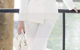 语画界 – 允儿Claire教你如何靠一套制服和一双黑丝征服高清原图！