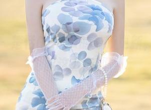 语画界 – 楚恬Olivia的最新更新，职业装也能这么有趣？