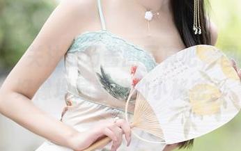 语画界 – 关注波巧酱的写真吧，图片们里好像埋藏着她的小秘密。