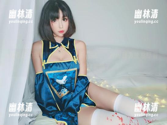 观看这位雯粥粥i的“索尼子花嫁”，别问我为啥总盯着，她的眼神太会卖萌了。