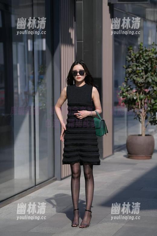 魔镜街拍 - 楼楼的全套写真，谁能想到白色连衣裙如此多面？